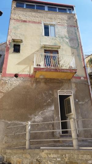 Image No.10-2 Bed Townhouse for sale