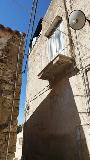 Image No.2-2 Bed Townhouse for sale