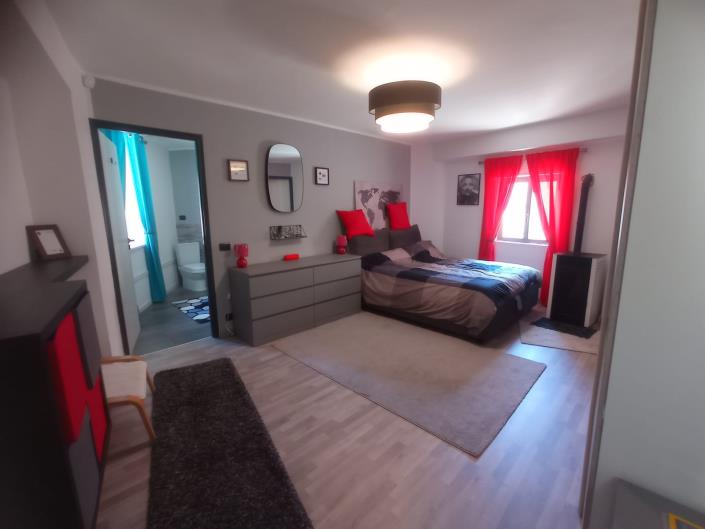 Image No.6-1 Bed House for sale