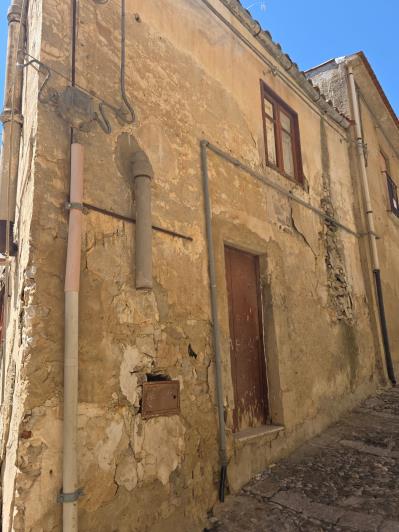 Image No.9-2 Bed House for sale