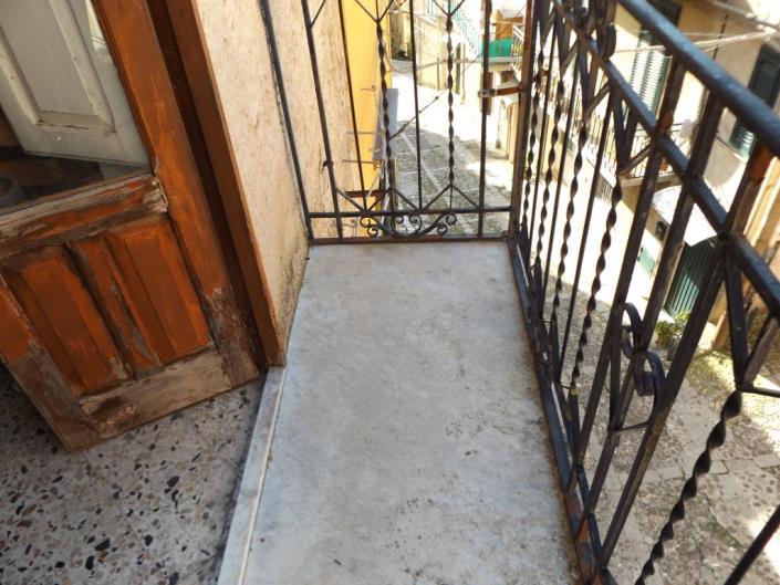 Image No.7-2 Bed Townhouse for sale