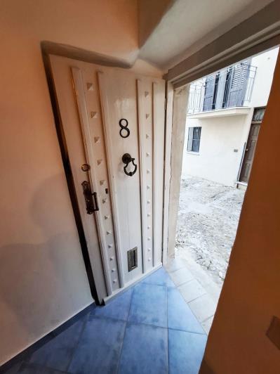 Image No.21-2 Bed House for sale