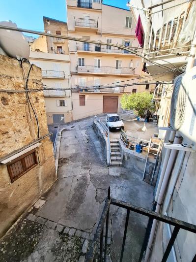 Image No.32-2 Bed House for sale