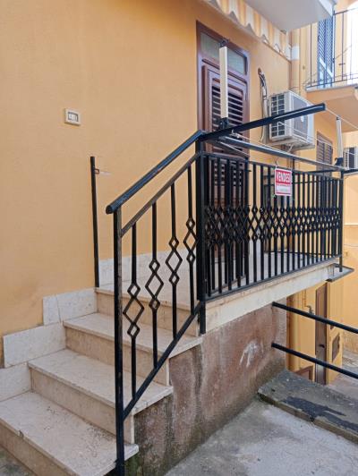 Image No.11-3 Bed House for sale