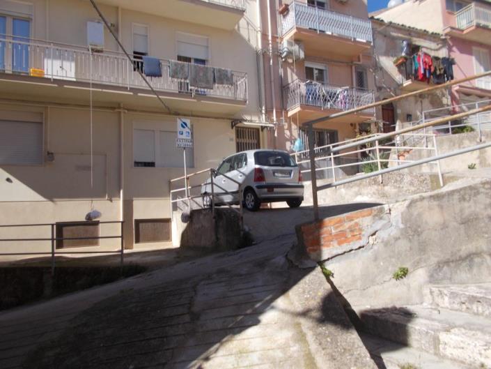 Image No.31-2 Bed House for sale