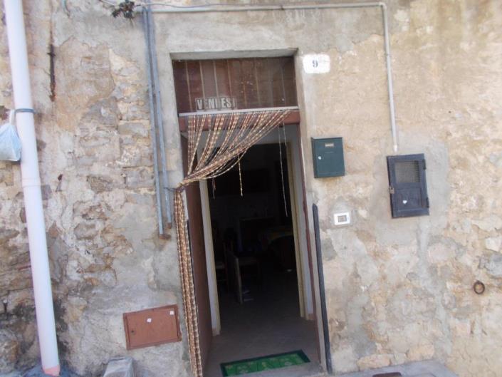 Image No.4-2 Bed House for sale