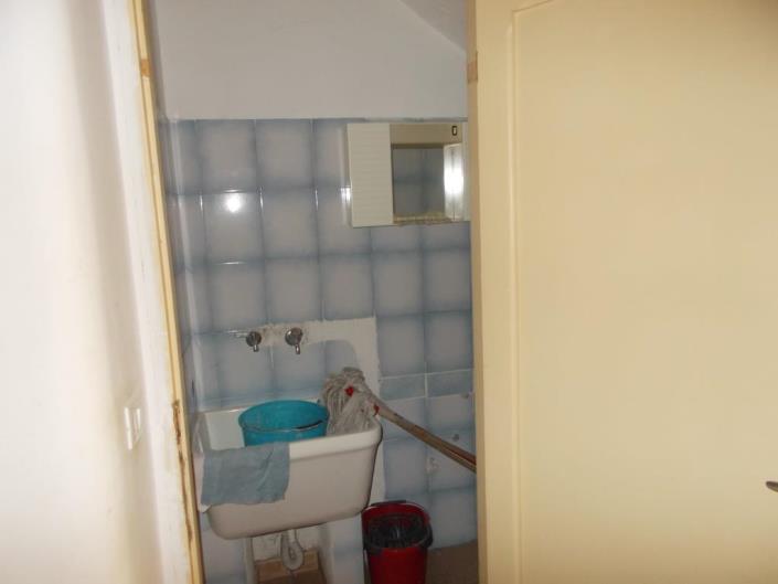 Image No.8-2 Bed House for sale