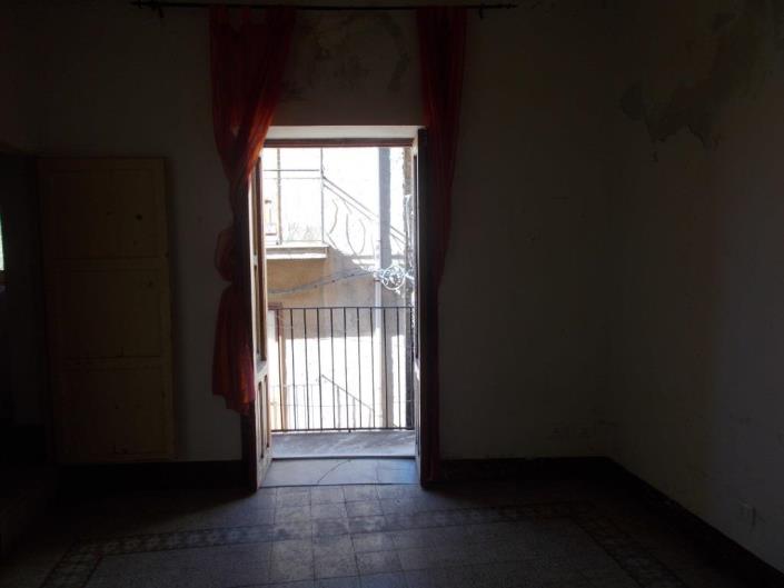 Image No.13-2 Bed House for sale