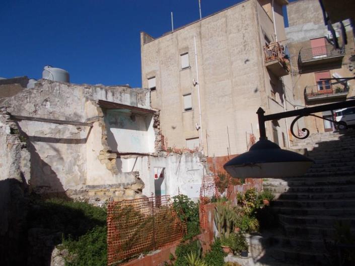 Image No.23-2 Bed House for sale