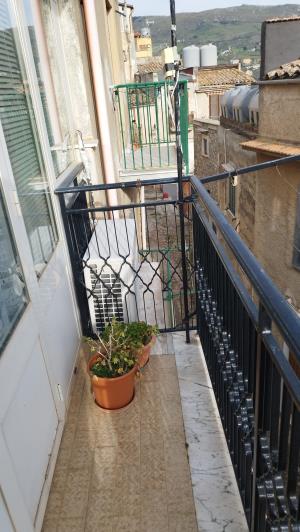 Image No.13-3 Bed House for sale