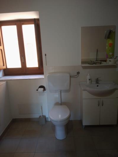 Image No.12-2 Bed Townhouse for sale