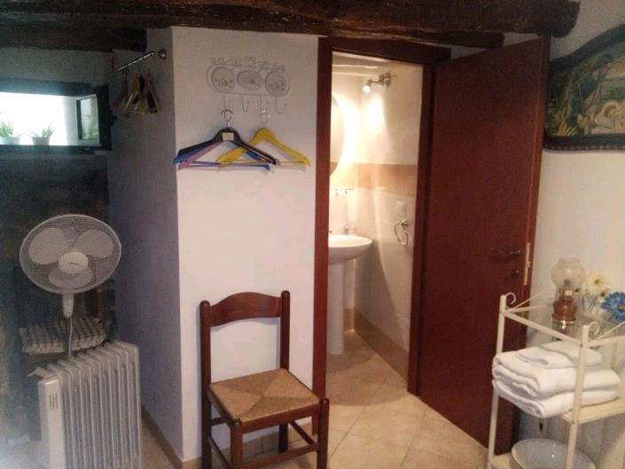 Image No.6-2 Bed Townhouse for sale