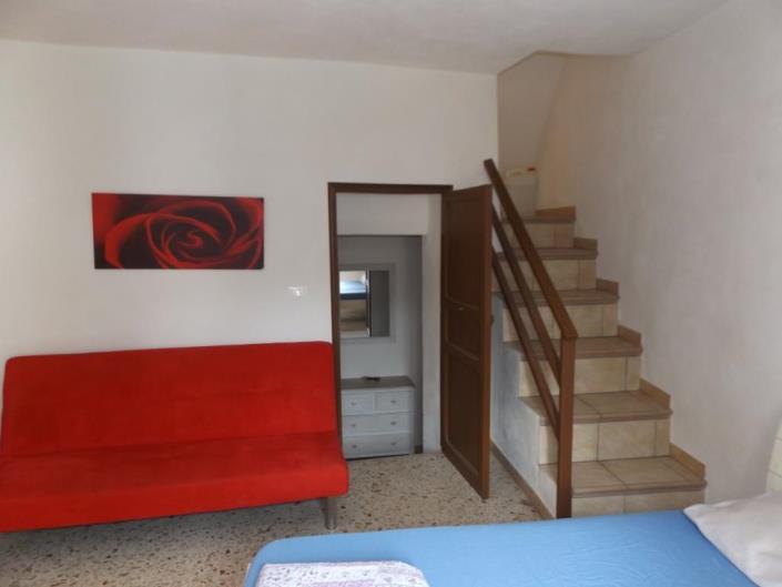Image No.18-2 Bed Townhouse for sale
