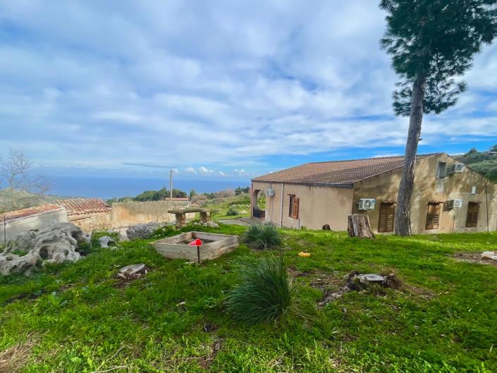 Image No.2-5 Bed Villa for sale