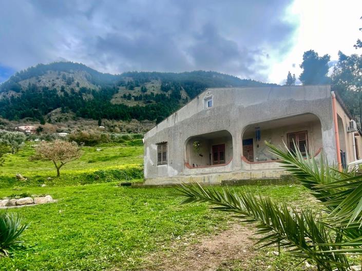 Image No.3-5 Bed Villa for sale