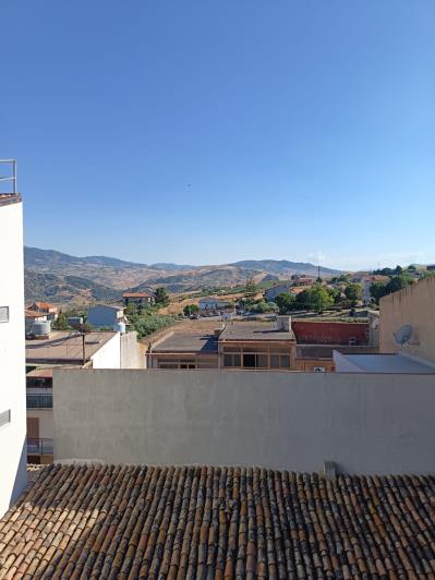 Image No.42-4 Bed Townhouse for sale