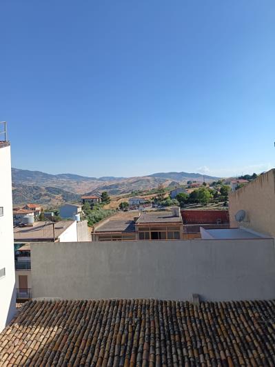 Image No.46-4 Bed Townhouse for sale