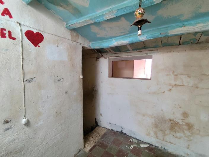 Image No.6-2 Bed House for sale
