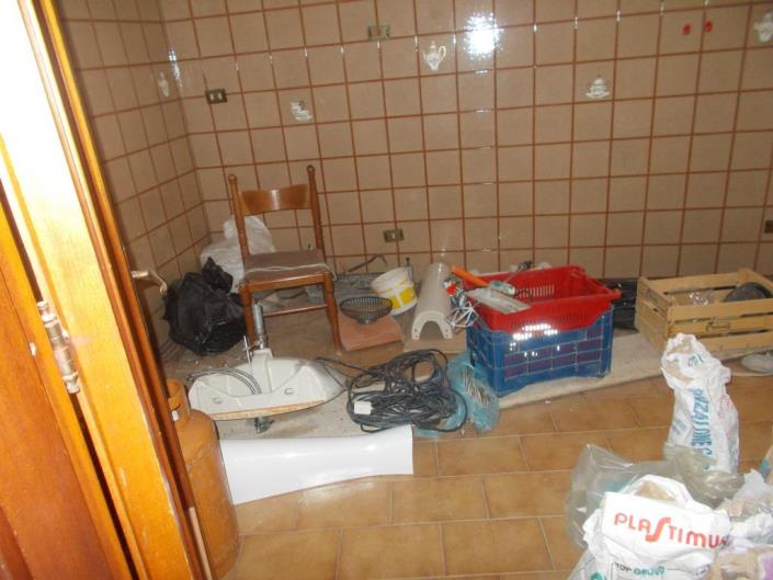 Image No.7-2 Bed House for sale
