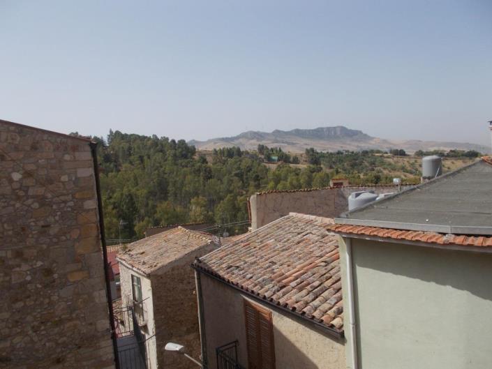 Image No.13-2 Bed House for sale