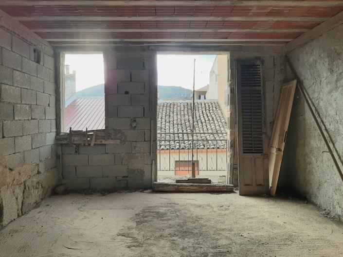 Image No.15-4 Bed House for sale