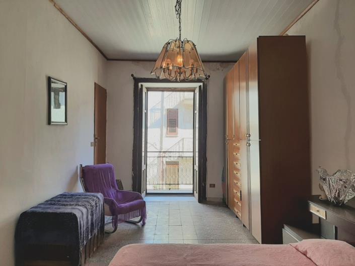 Image No.30-4 Bed House for sale