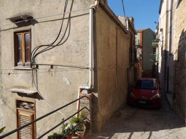 Image No.3-3 Bed House for sale