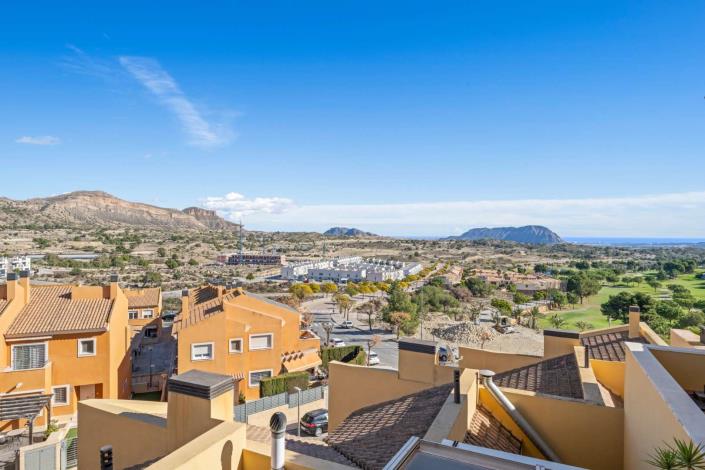 Image No.5-3 Bed Townhouse for sale