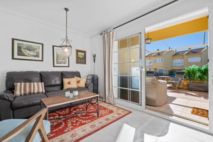 Image No.11-3 Bed Townhouse for sale