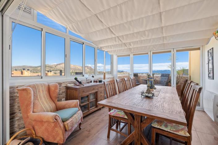 Image No.15-3 Bed Townhouse for sale