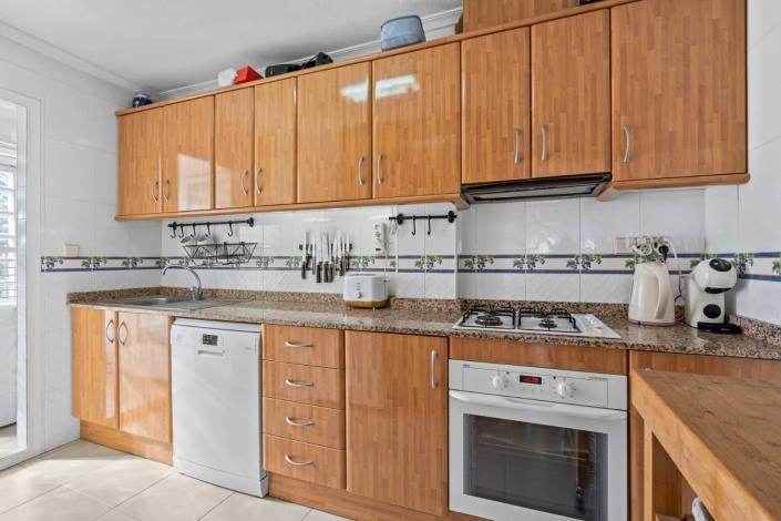 Image No.17-3 Bed Townhouse for sale