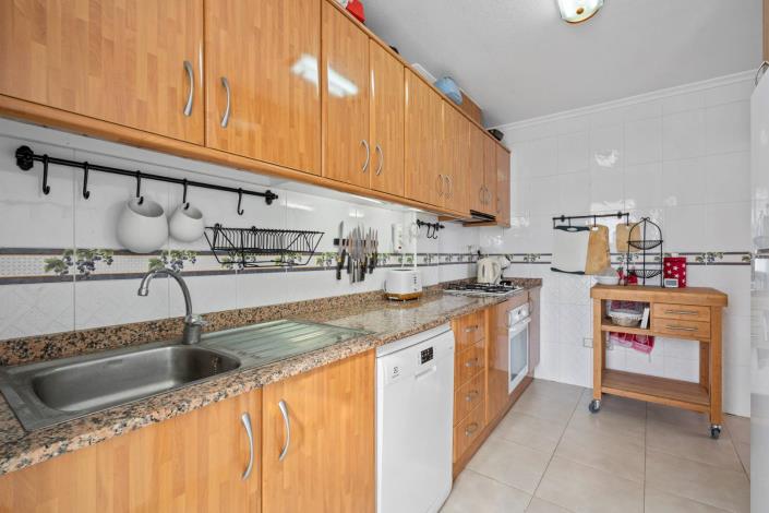 Image No.18-3 Bed Townhouse for sale