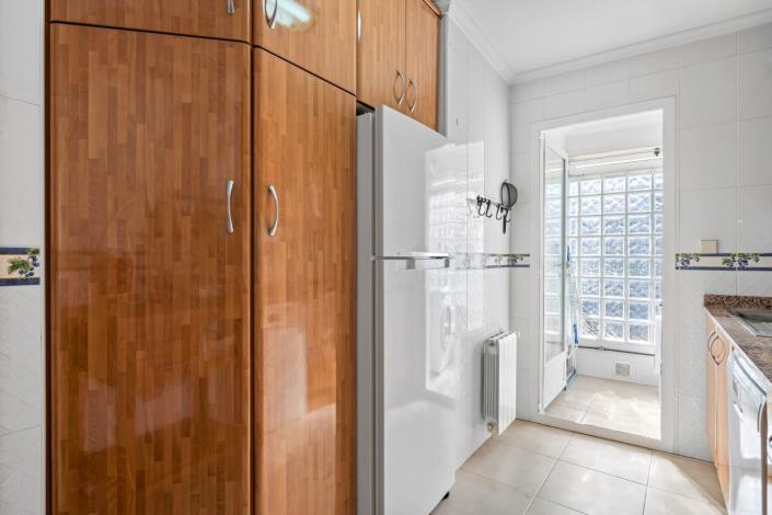 Image No.19-3 Bed Townhouse for sale