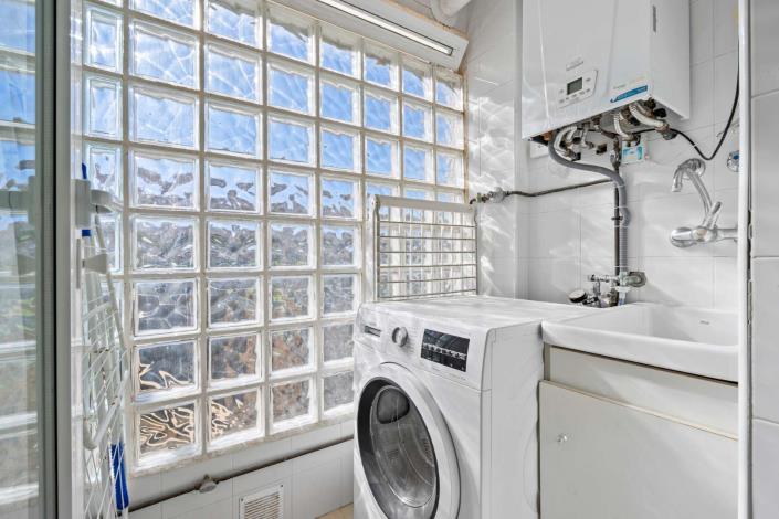 Image No.20-3 Bed Townhouse for sale