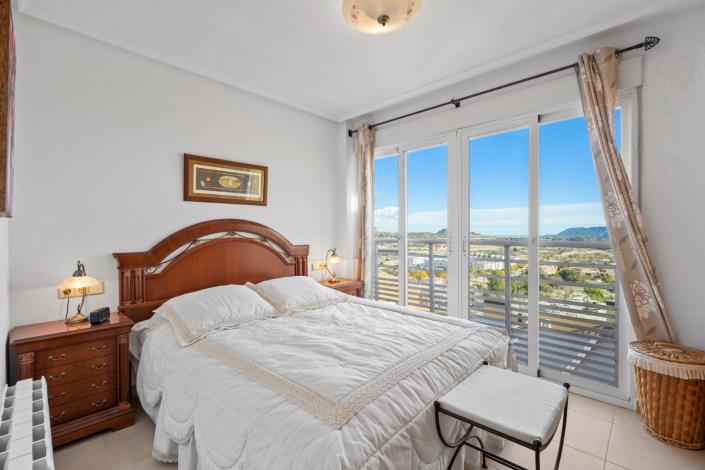 Image No.21-3 Bed Townhouse for sale