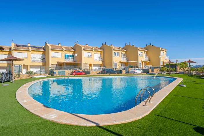 Image No.36-3 Bed Townhouse for sale