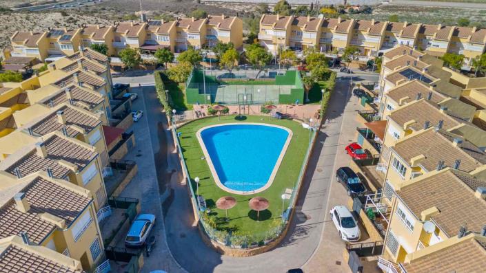 Image No.42-3 Bed Townhouse for sale