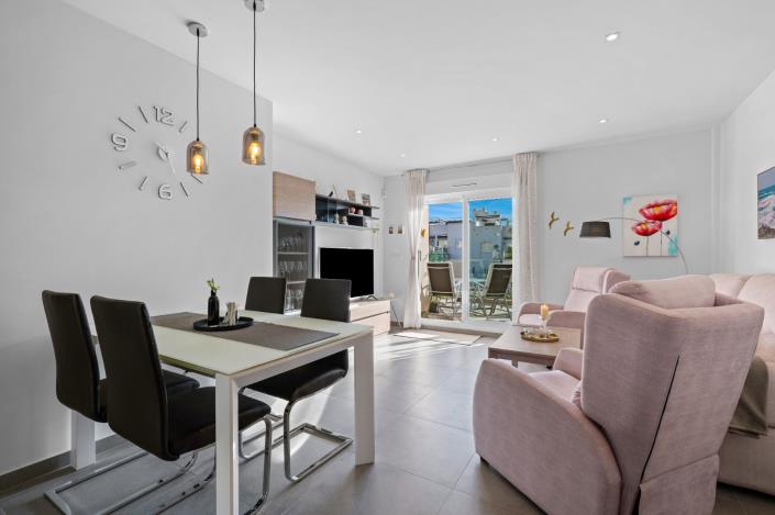 Image No.9-2 Bed Apartment for sale