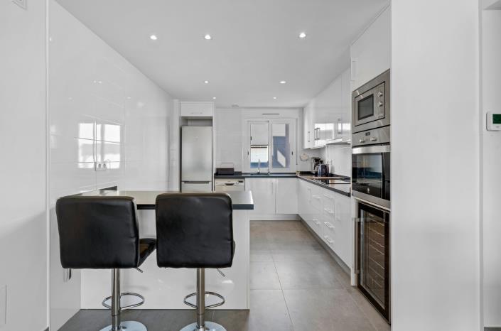 Image No.12-2 Bed Apartment for sale