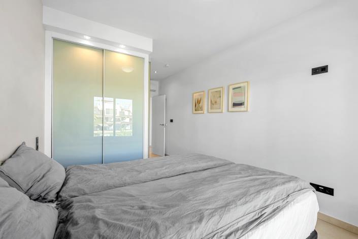 Image No.18-3 Bed Apartment for sale