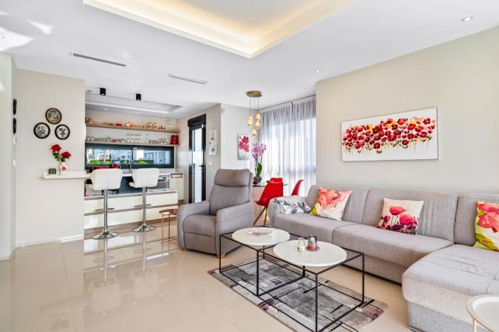 Image No.11-3 Bed Townhouse for sale