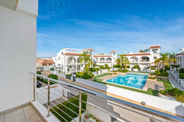 Image No.24-3 Bed Townhouse for sale