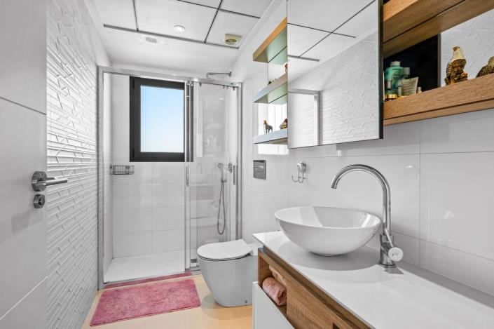 Image No.25-3 Bed Townhouse for sale