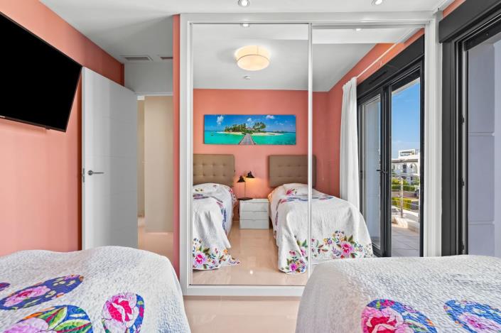 Image No.27-3 Bed Townhouse for sale