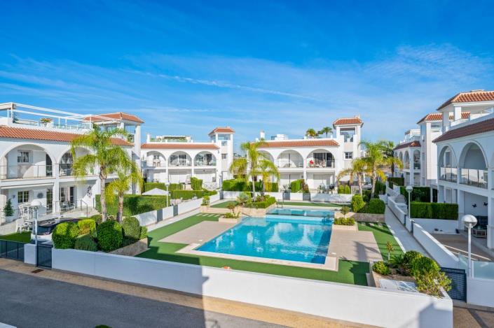 Image No.28-3 Bed Townhouse for sale