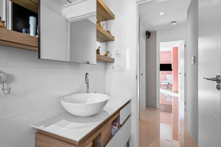 Image No.30-3 Bed Townhouse for sale