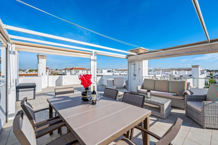 Image No.35-3 Bed Townhouse for sale