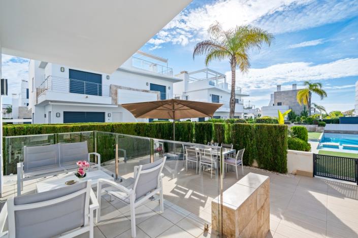 Image No.39-3 Bed Townhouse for sale