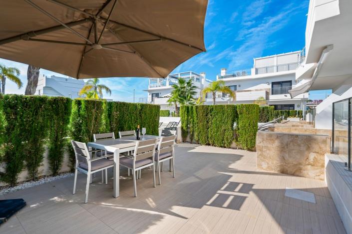 Image No.40-3 Bed Townhouse for sale