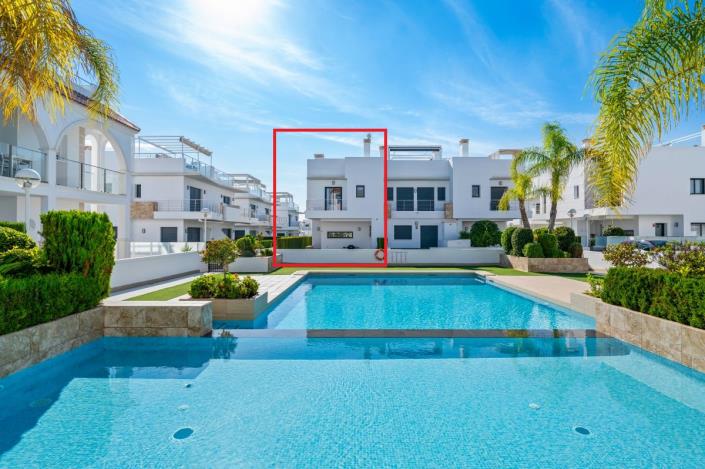 Image No.44-3 Bed Townhouse for sale